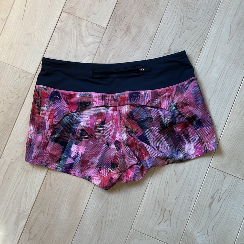Lululemon running short excellent condition